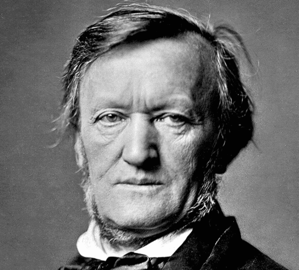 Ein Schwarz-Weiß-Foto, das Richard Wagner im mittleren Alter zeigt, von oben in den Nacken und direkt in die Kamera schaut.