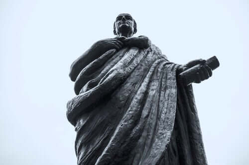 Seneca - Statue