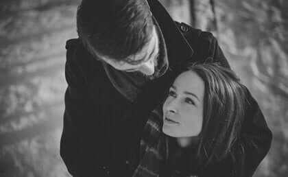 Langeweile - liebendes Paar