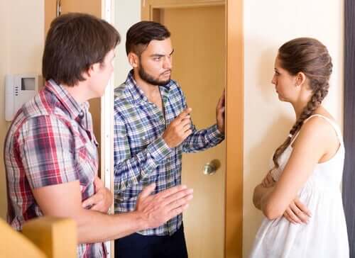 Gute Kommunikation und Einfühlungsvermögen können eine Belästigung durch Nachbarn verhindern