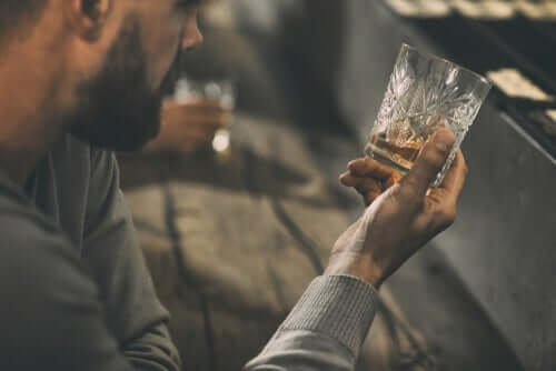 Behandlungsmethoden - Mann mit Alkoholproblem