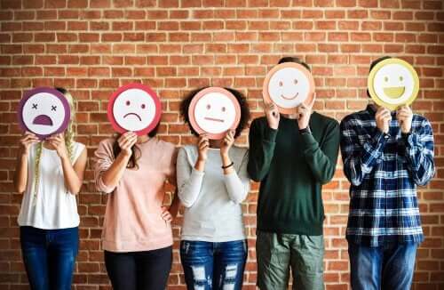 deine Schüchternheit - 5 Menschen mit Emoticons