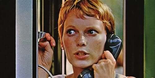 Tatsächlich musste die Protagonistin des Films, Mia Farrow, rohes Fleisch essen, obwohl sie Vegetarierin war und eine spontane Szene drehen, in der sie eine vielbefahrene Straße überqueren musste.