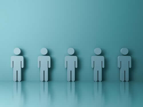 Wohltätigkeit - menschliche Figuren in einer Reihe