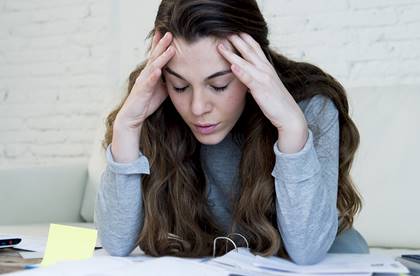 geistige Erschöpfung - erschöpfte Frau