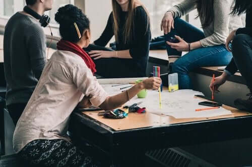Ein Social Entrepreneur ist eine Person mit einem Projekt, das sozialen Wert schafft.