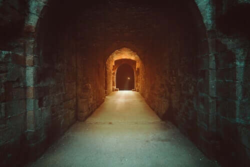 Orpheus und Eurydike - Tunnel