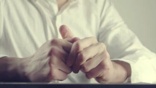 psychisch erkrankte Menschen - gestresster Mann