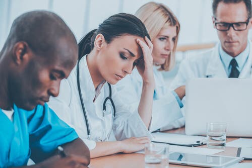 Medizinische Fachkräfte und das Burnout im Gesundheitswesen