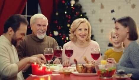 Sei durchsetzungsstark, präsent, selbstbewusst und direkt bei Familientreffen