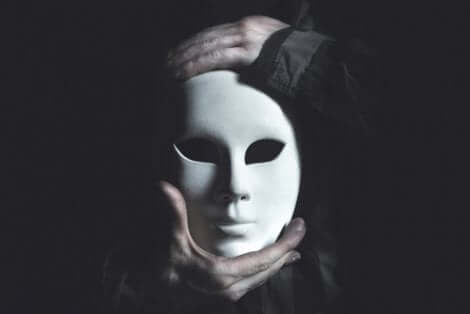 Masken - weiße Porzellanmaske