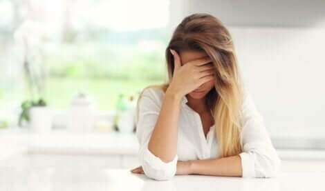 psychisch missbrauchen - traurige Frau