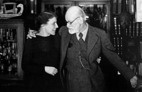Anna Freud setzte das Erbe ihres Vaters fort und ging sogar noch einen Schritt weiter.