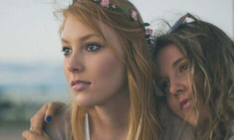 Eifersüchtige Freunde - zwei Freundinnen