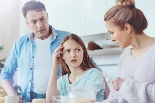 Überfürsorgliche und emotional teilnahmslose Eltern