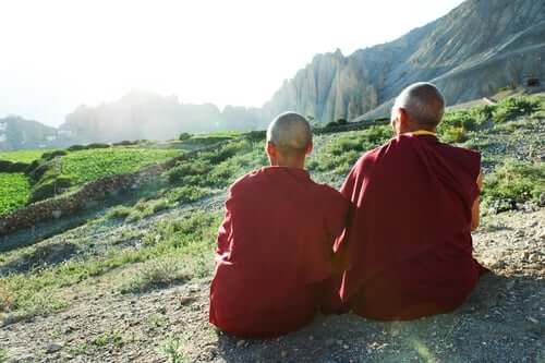 Die tibetischen Mönche - genießen den Ausblick