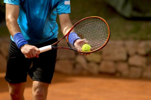 Tennis-Psychologie - Spieler mit Schläger