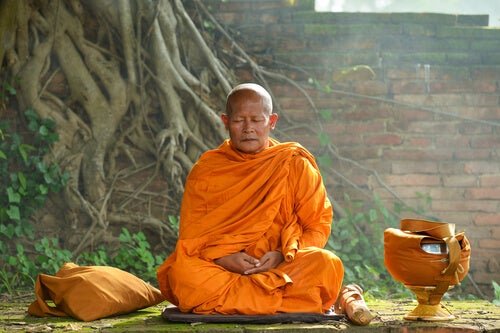Die tibetischen Mönche - meditierender Mönch