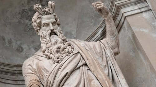 Mythos von Asklepios - Statue von Zeus