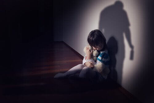 Der Hauptrisikofaktor für psychische Störungen - missbrauchtes Mädchen