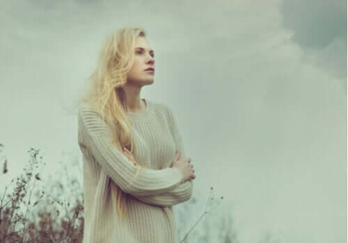 enttäuschte Erwartungen - nachdenkliche Frau