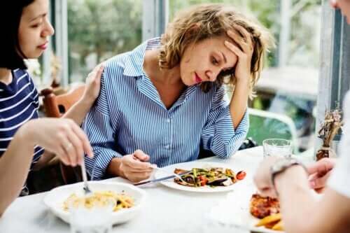 Appetitlosigkeit - Frau kann nicht essen