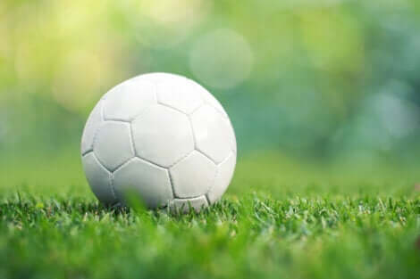 Gahuku-Gama - weißer Fußball