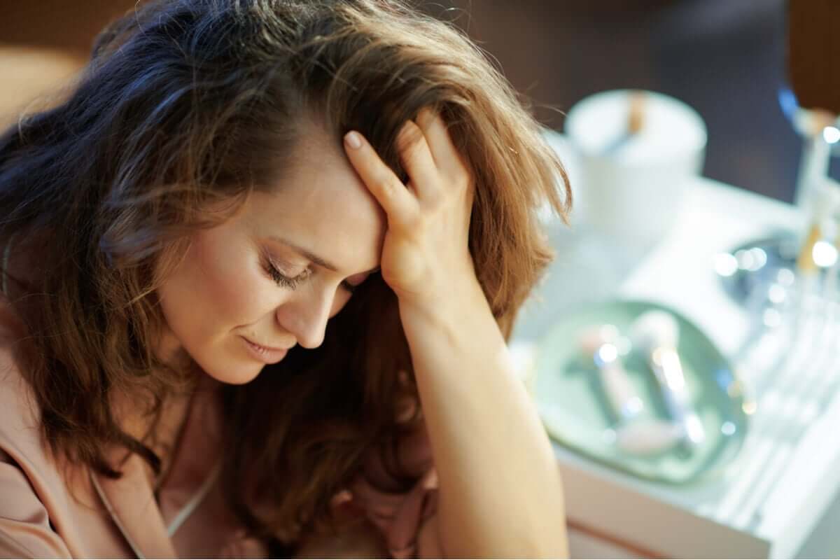 Selbstmissbrauch - besorgte Frau