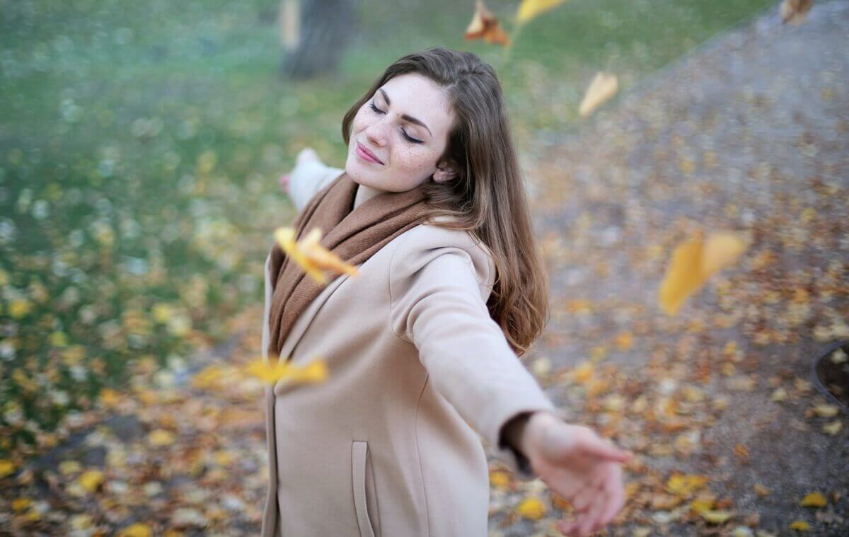 Definition von Stärke - glückliche Frau