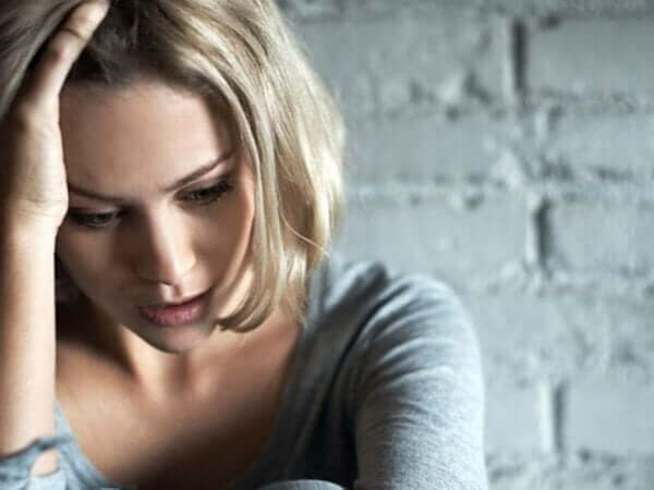 angegriffen und beleidigt - Frau