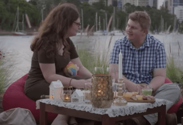 Liebe im Spektrum - zwei Menschen