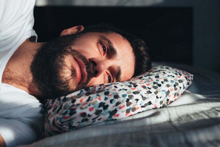 Warum weine ich im Schlaf? 6 mögliche Ursachen