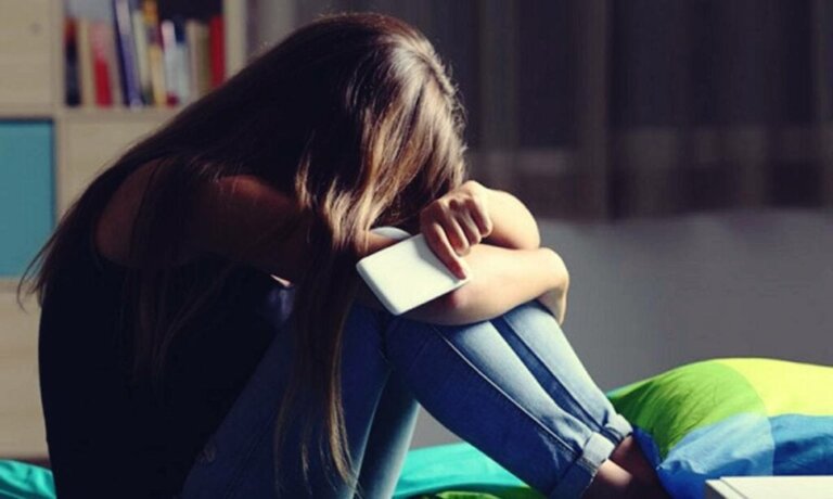 Warum beeinträchtigen soziale Netzwerke die psychische Gesundheit von Mädchen stärker?