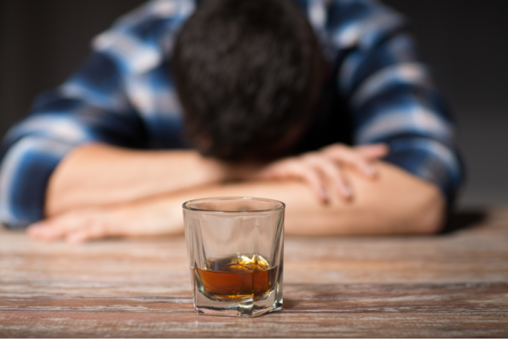 Neue Studien zum Verständnis und zur Behandlung von Alkoholismus