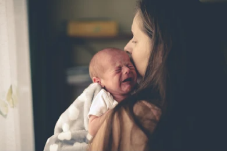 Weinende Babys beruhigen: Wissenschaftlich fundierte Tipps