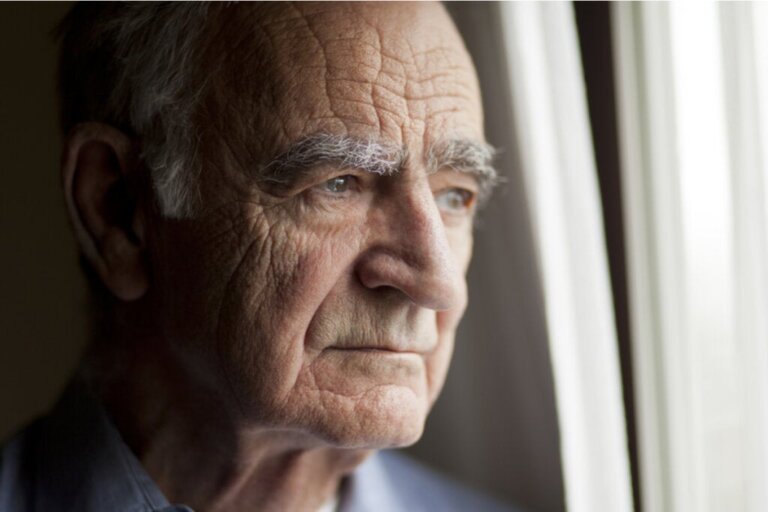 Wie kann man Einsamkeit bei älteren Menschen erkennen?