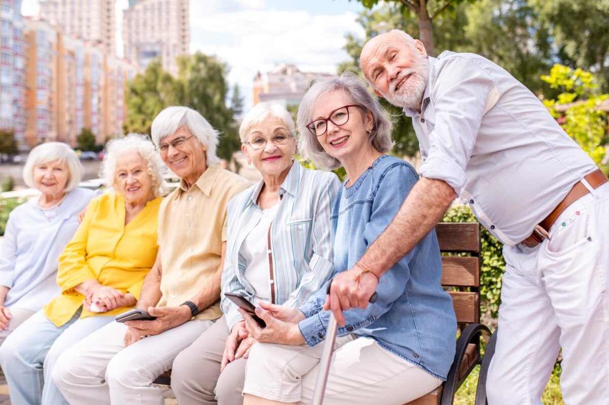 Lebensfreude kennt kein Alter: Aktive Hobbys und Ausgehmöglichkeiten für Senioren